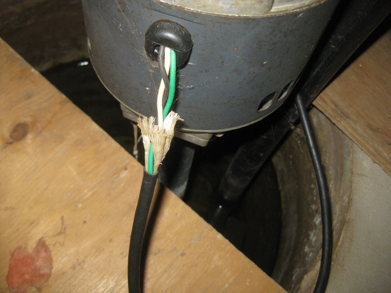 Exposed Wires on Sump Pump.JPG